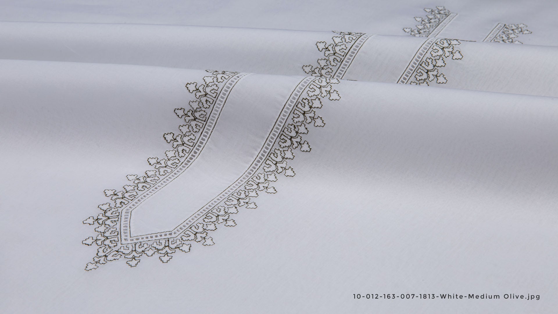 SUMMER EMBROIDERED DREAM