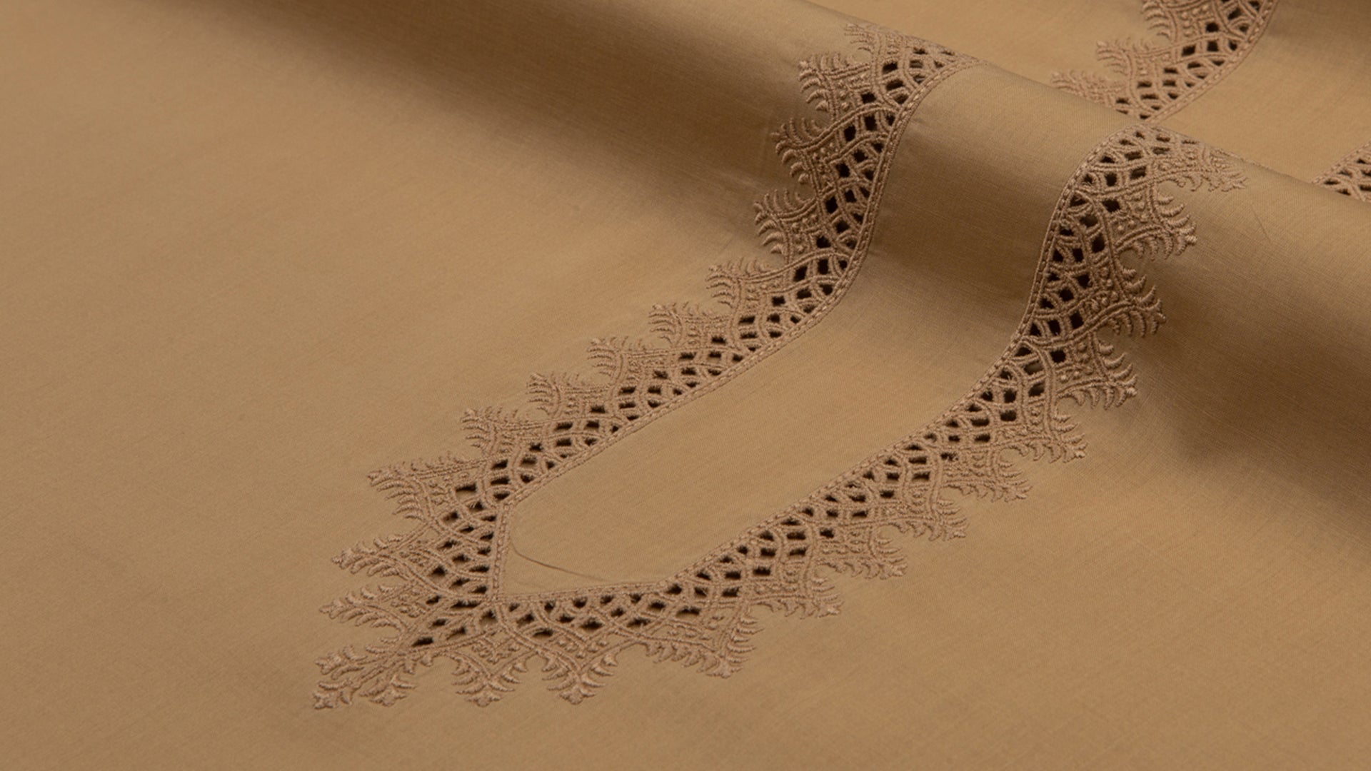 COLOURED EMBROIDERED DREAM