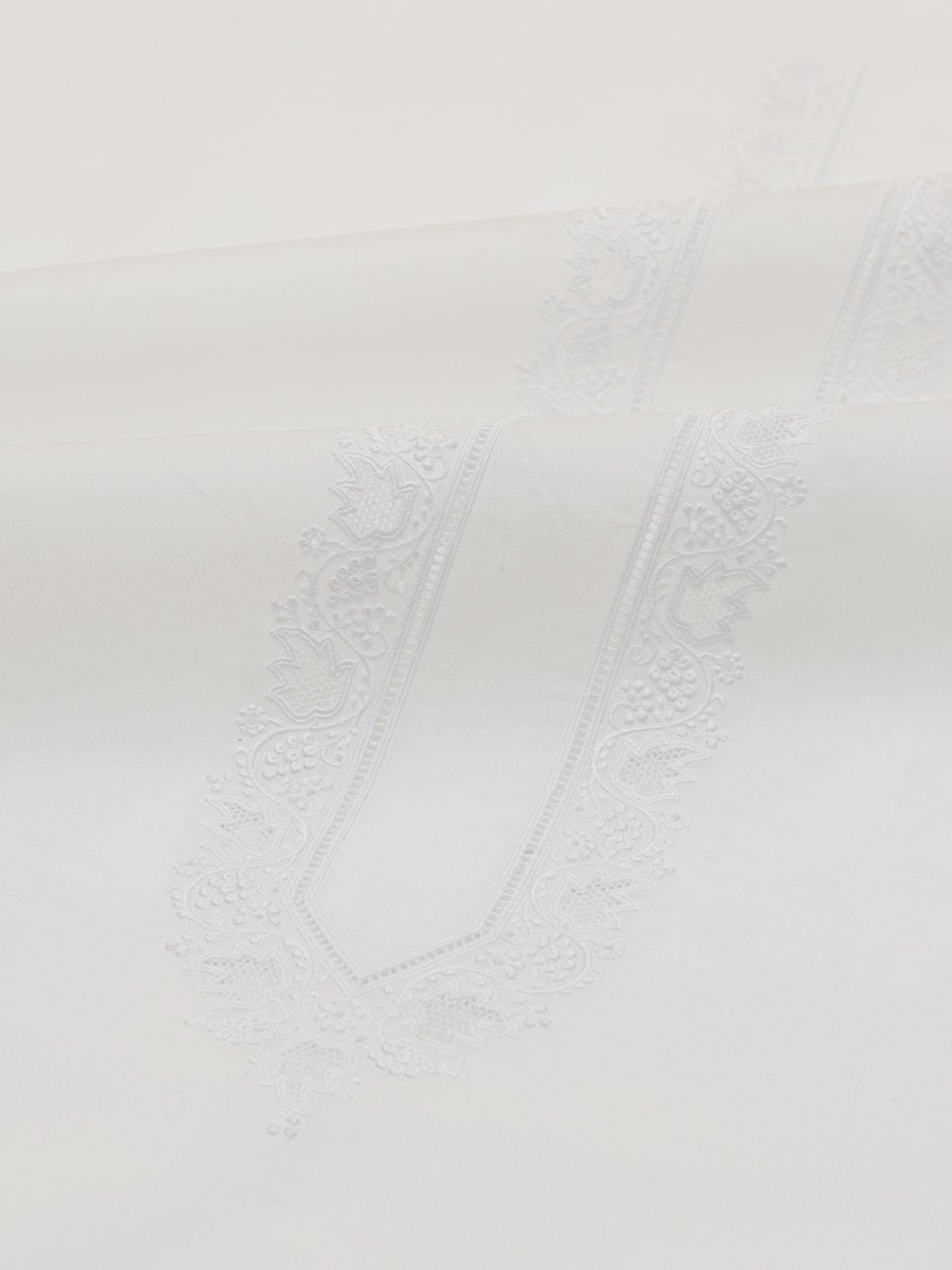 SUMMER EMBROIDERED DREAM