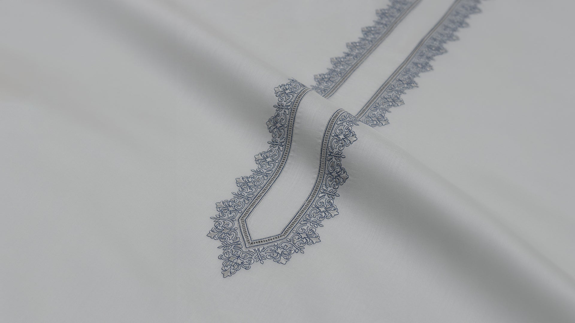COLOURED EMBROIDERED DREAM