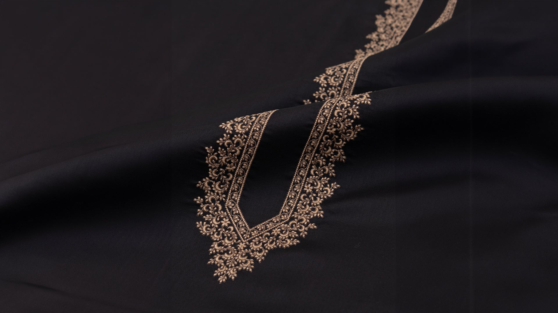 COLOURED EMBROIDERED DREAM