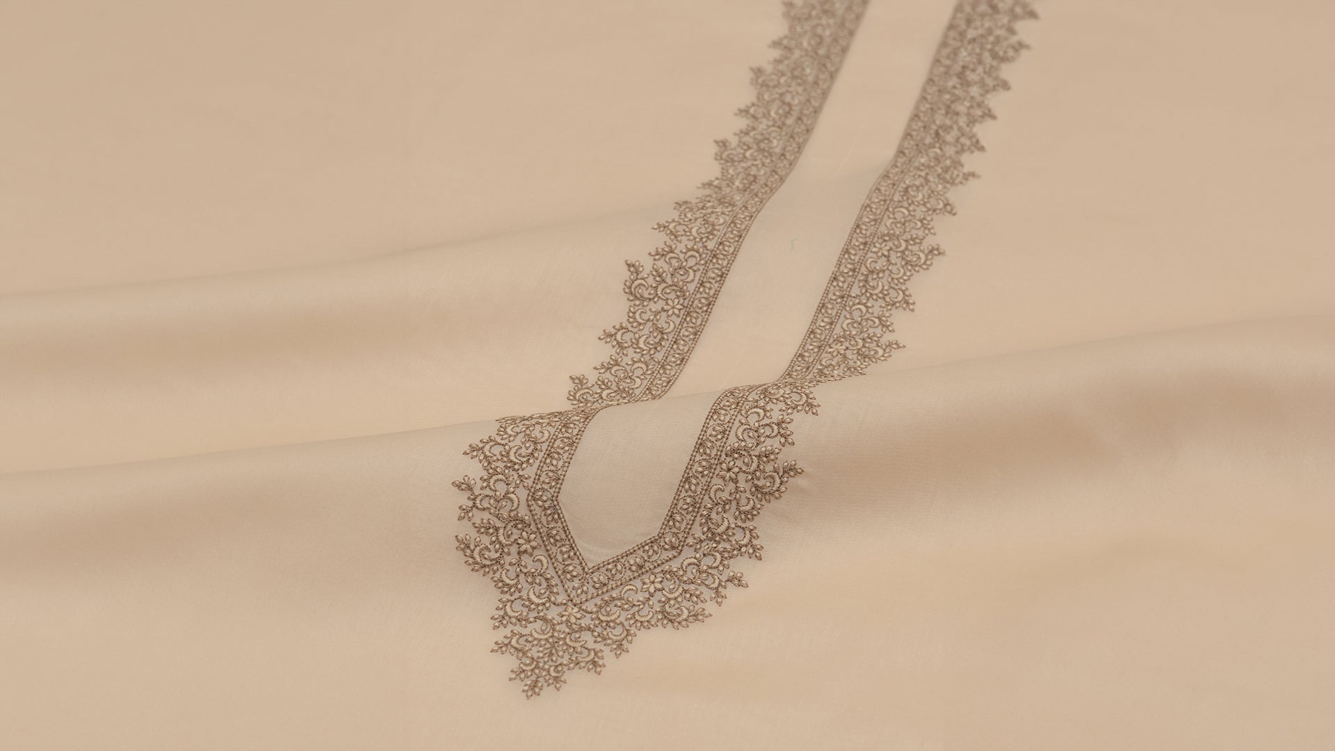 COLOURED EMBROIDERED DREAM