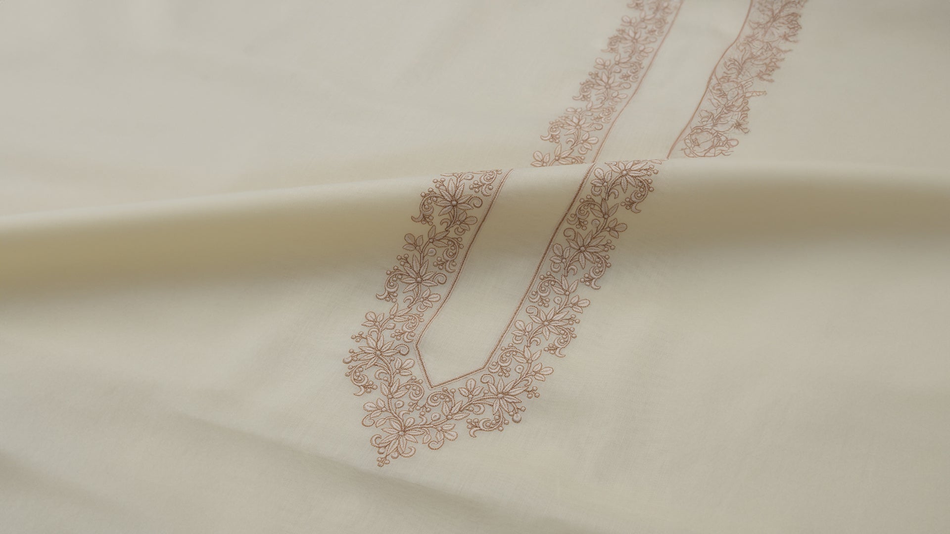 COLOURED EMBROIDERED DREAM