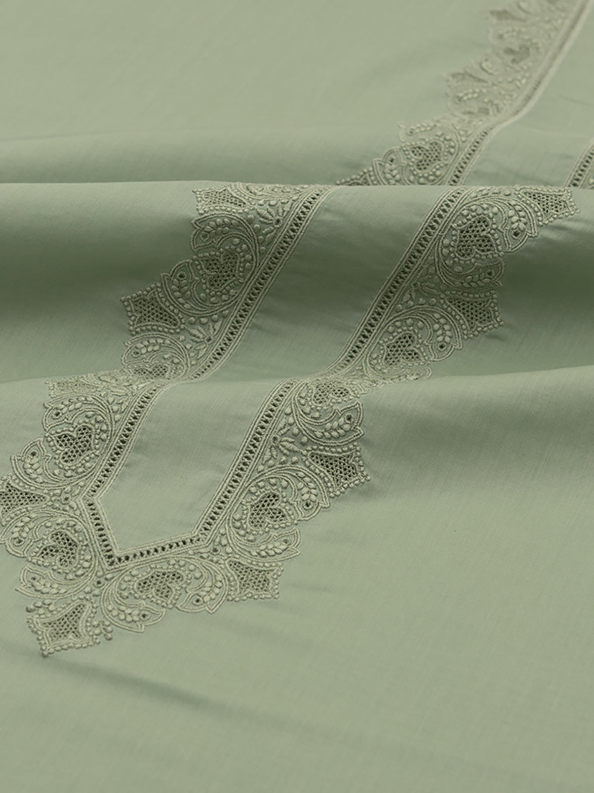 COLOURED EMBROIDERED DREAM