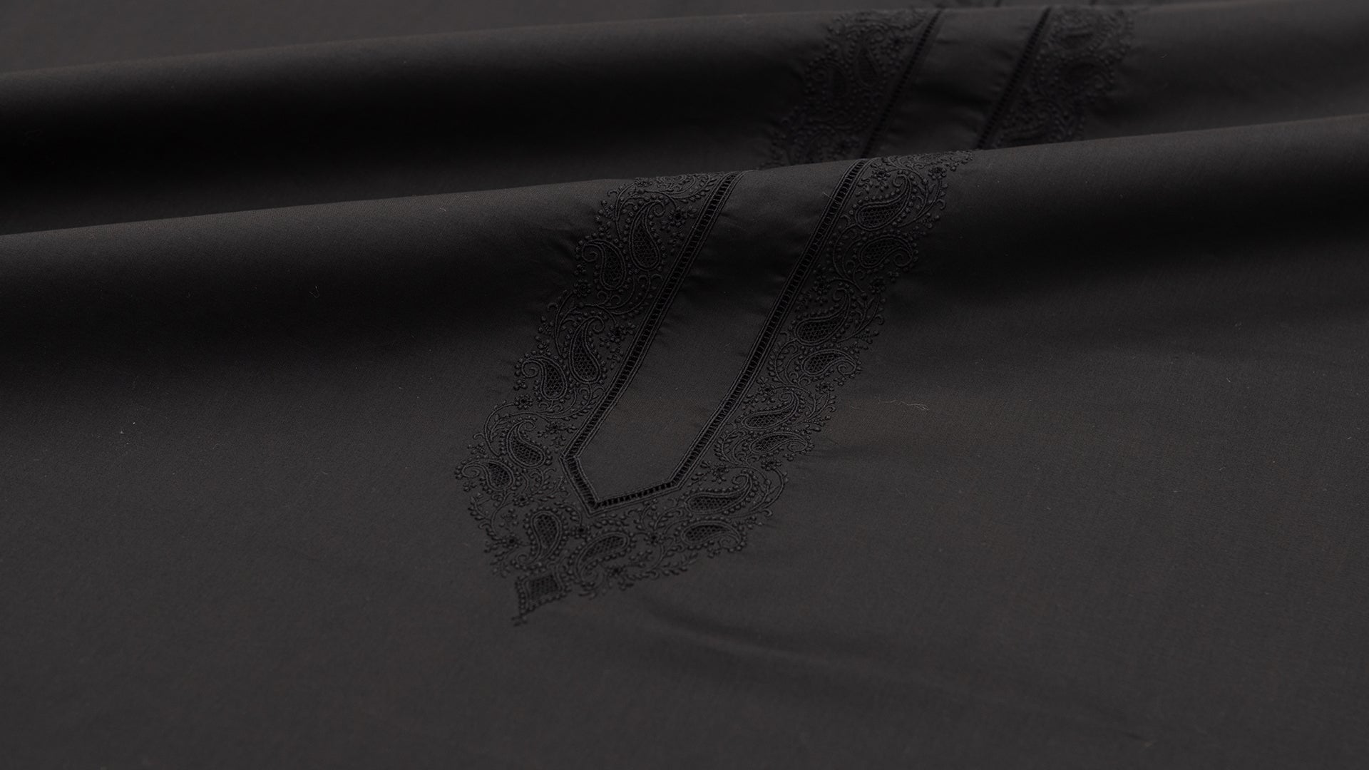 COLOURED EMBROIDERED DREAM