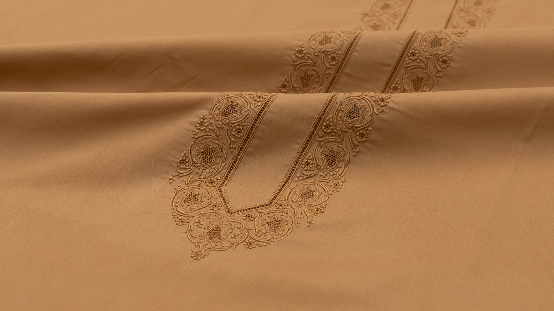 COLOURED EMBROIDERED DREAM