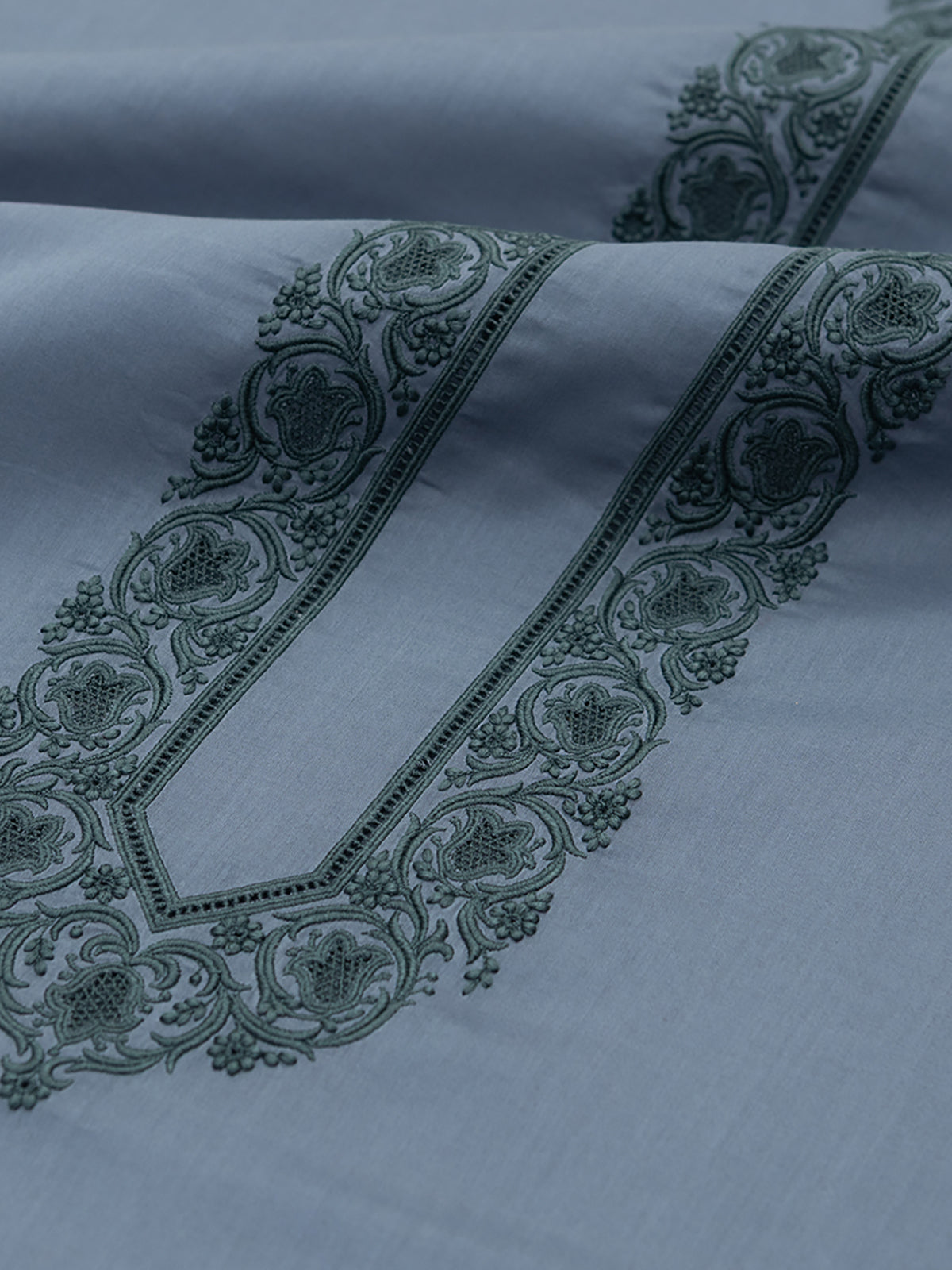 COLOURED EMBROIDERED DREAM