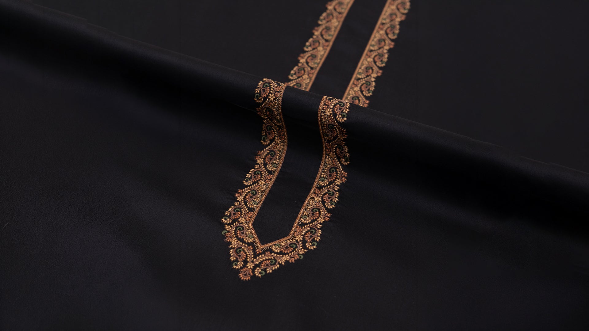 EMBROIDERED DREAM - KASHMIRI STITCH