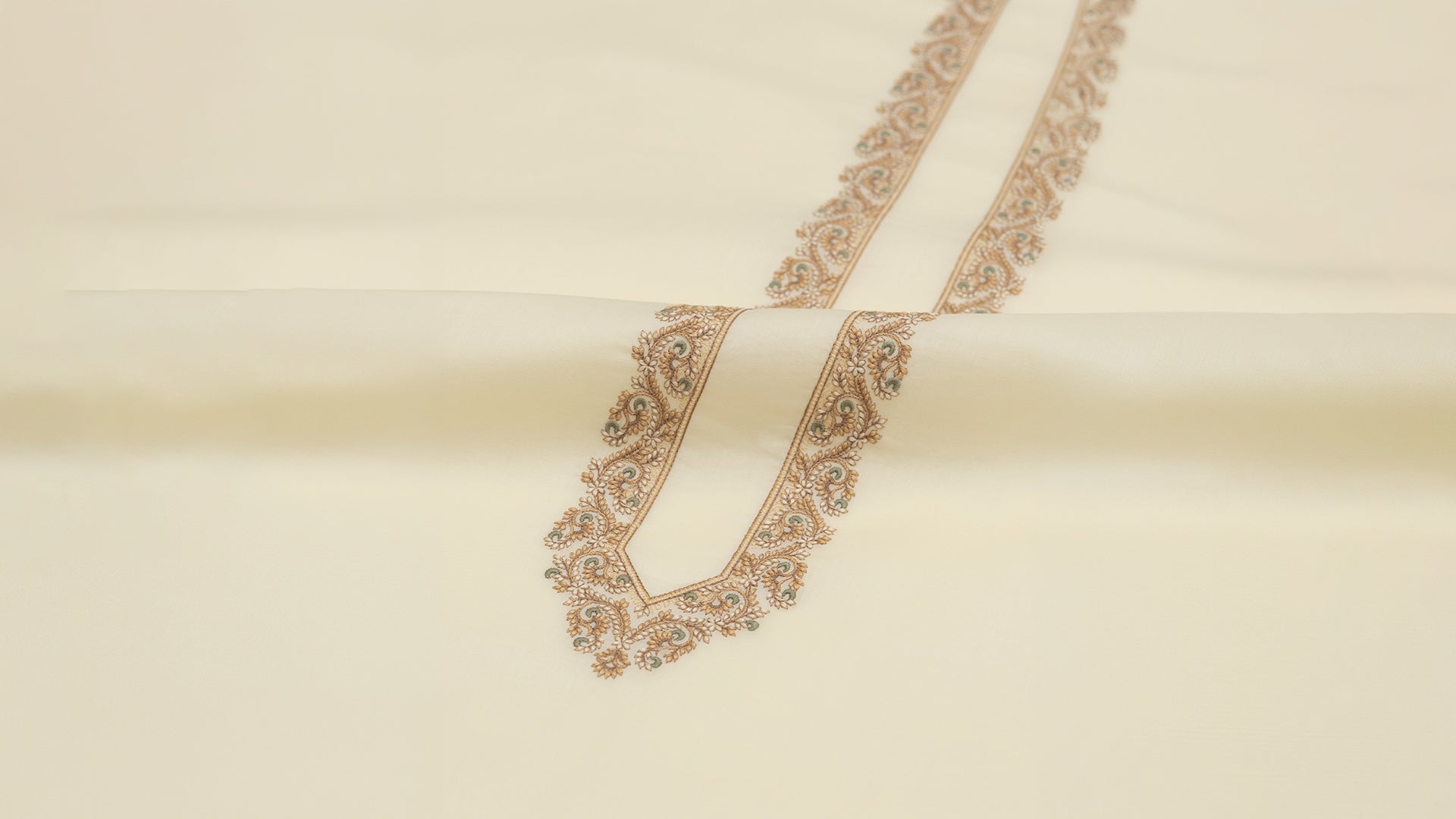 EMBROIDERED DREAM - KASHMIRI STITCH