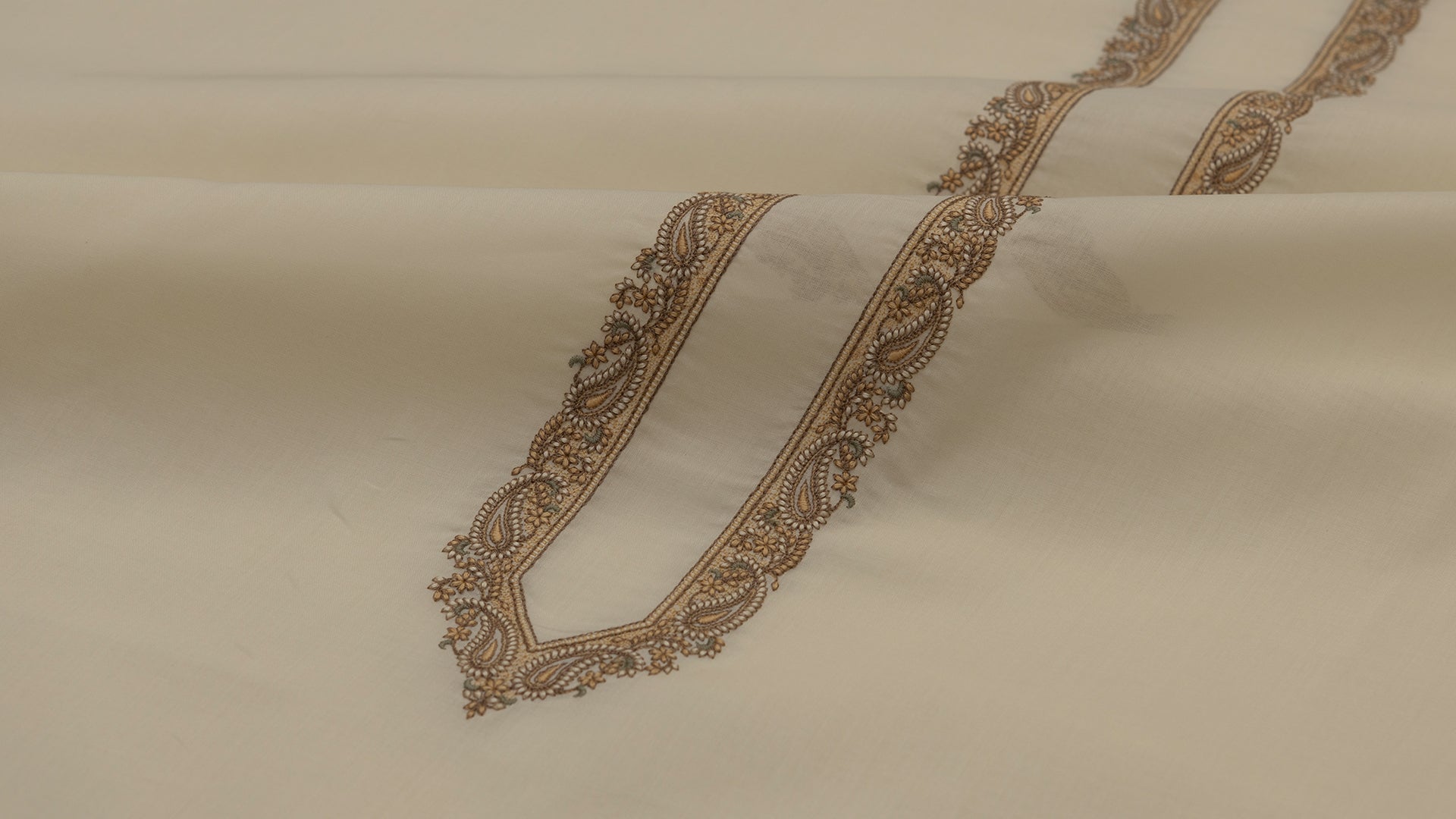 EMBROIDERED DREAM - KASHMIRI STITCH