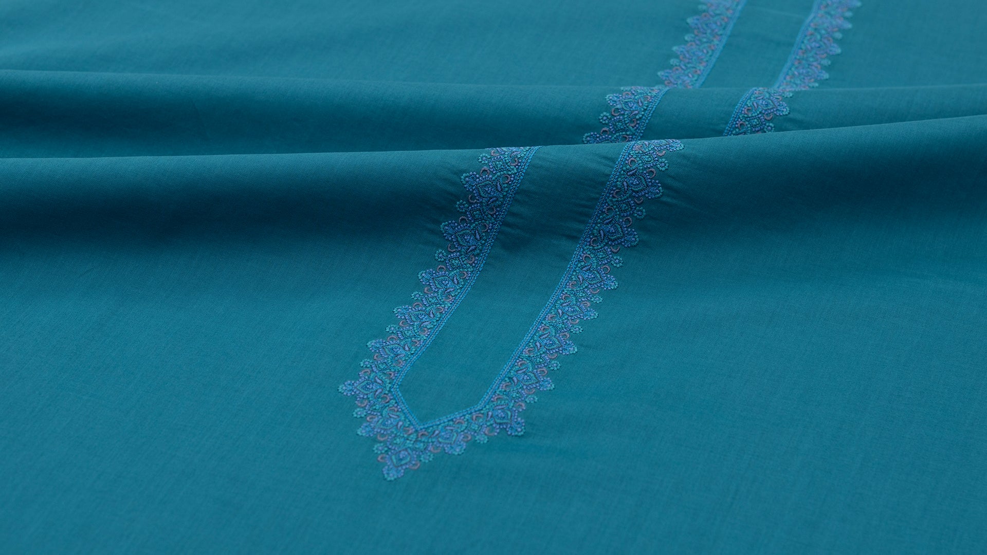 EMBROIDERED DREAM - KASHMIRI STITCH